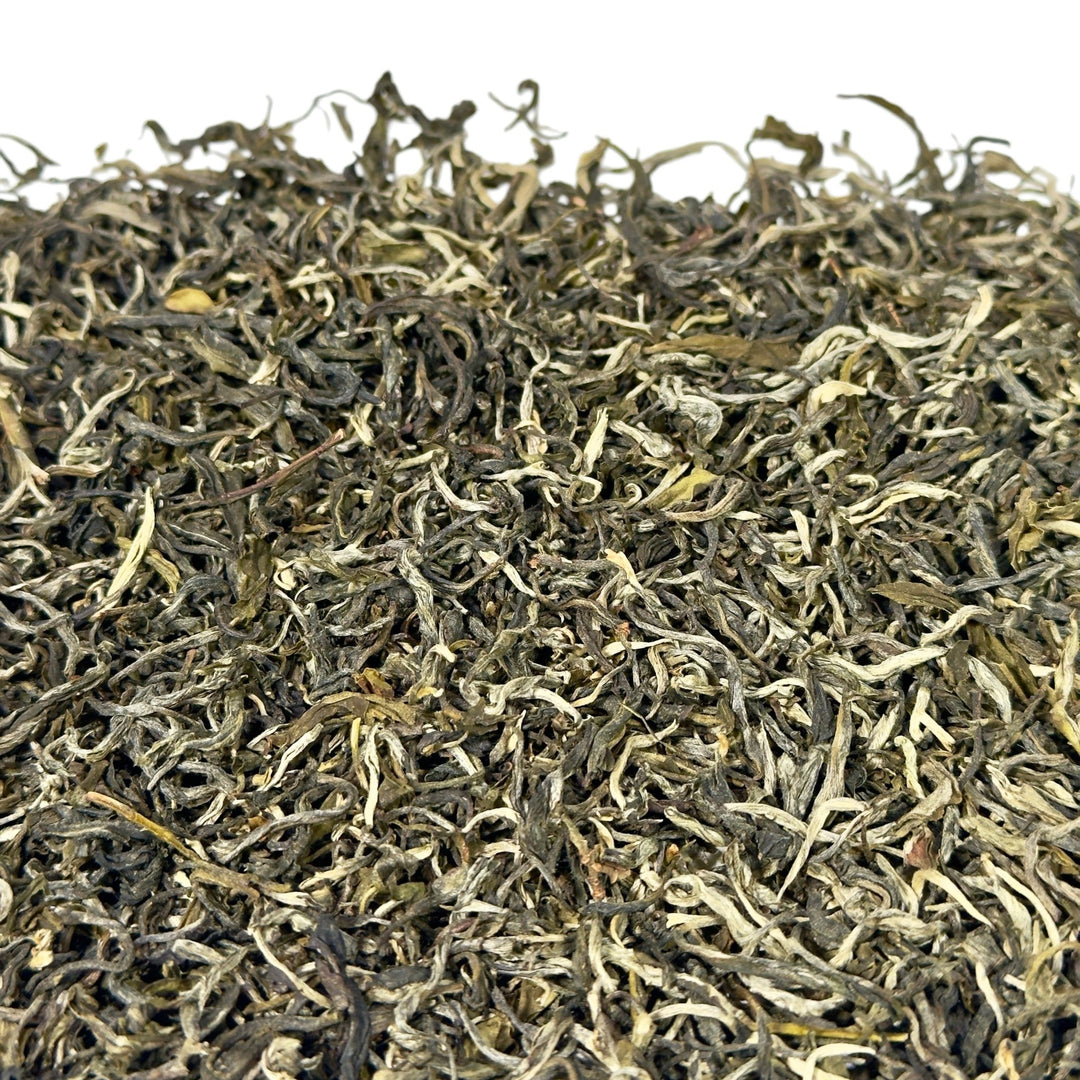 China Yunnan Special White Leaf Tea